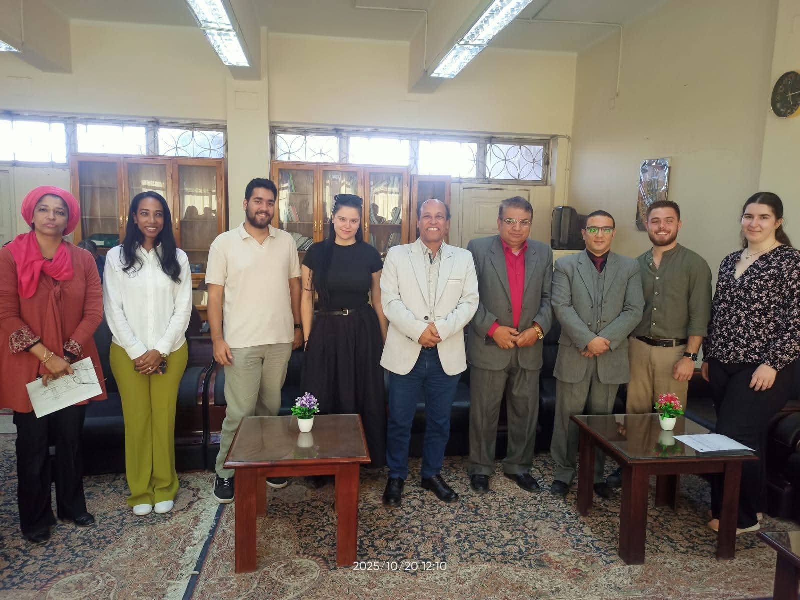 IMG 20251028 WA0008 جامعة حلوان كلية الآداب جامعة حلوان تستقبل الطلاب الوافدين البلغاريين موقع في الجامعة