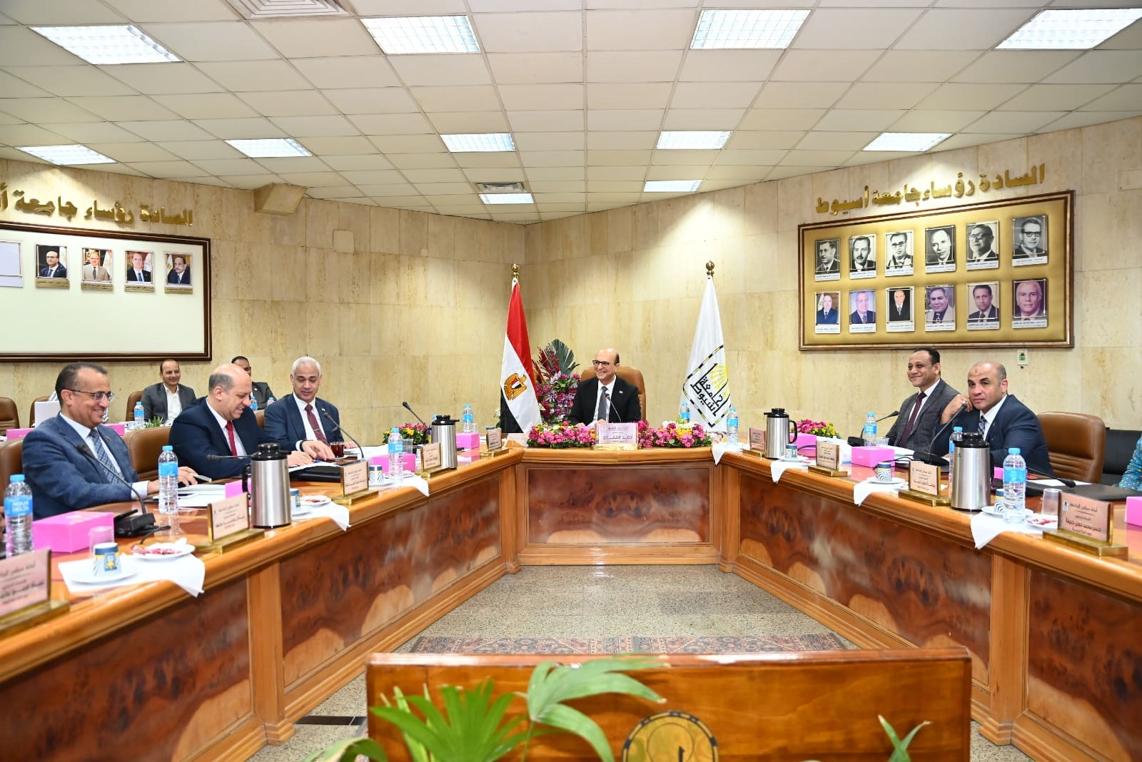IMG 20251028 WA0039 المنشاوي المنشاوي يرصد نجاحات أكتوبر ويوجه بإطلاق وحدات طبية جديدة وتعزيز الأنشطة البحثية والثقافية بجامعة أسيوط موقع في الجامعة