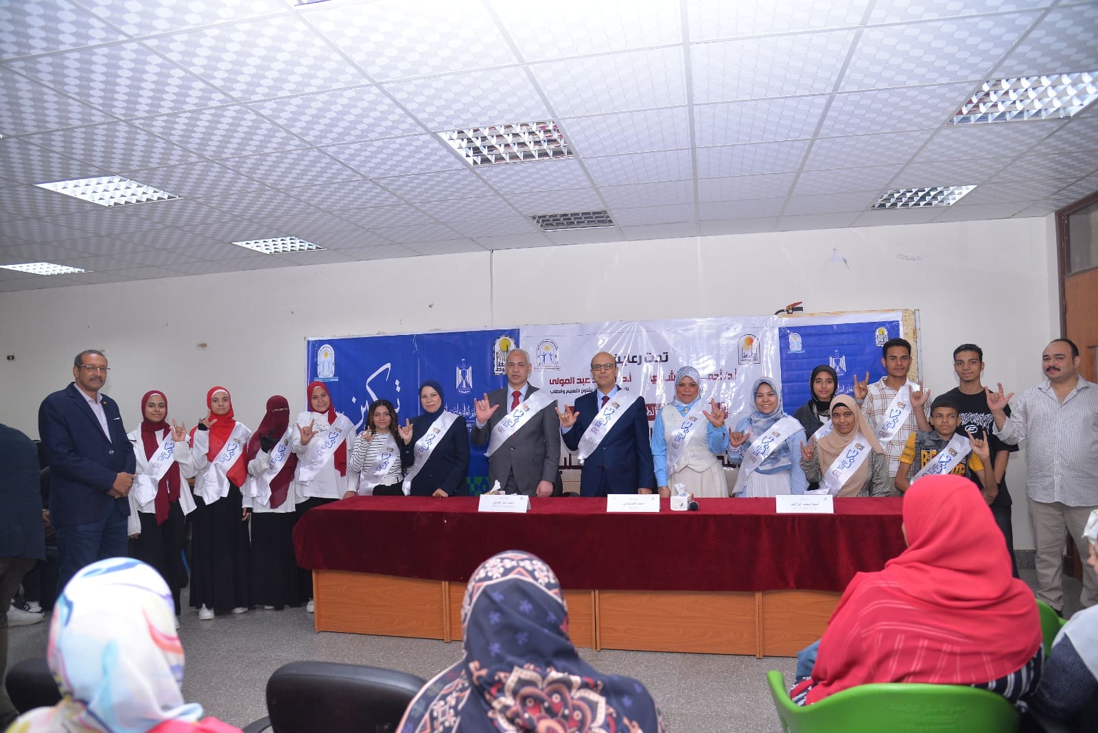 IMG 20251028 WA0082 الأطباء رئيس جامعة أسيوط يشيد بإصرار طلاب ذوي الهمم في فعاليات مبادرة "تمكين" ويؤكد مستقبلهم المشرق موقع في الجامعة