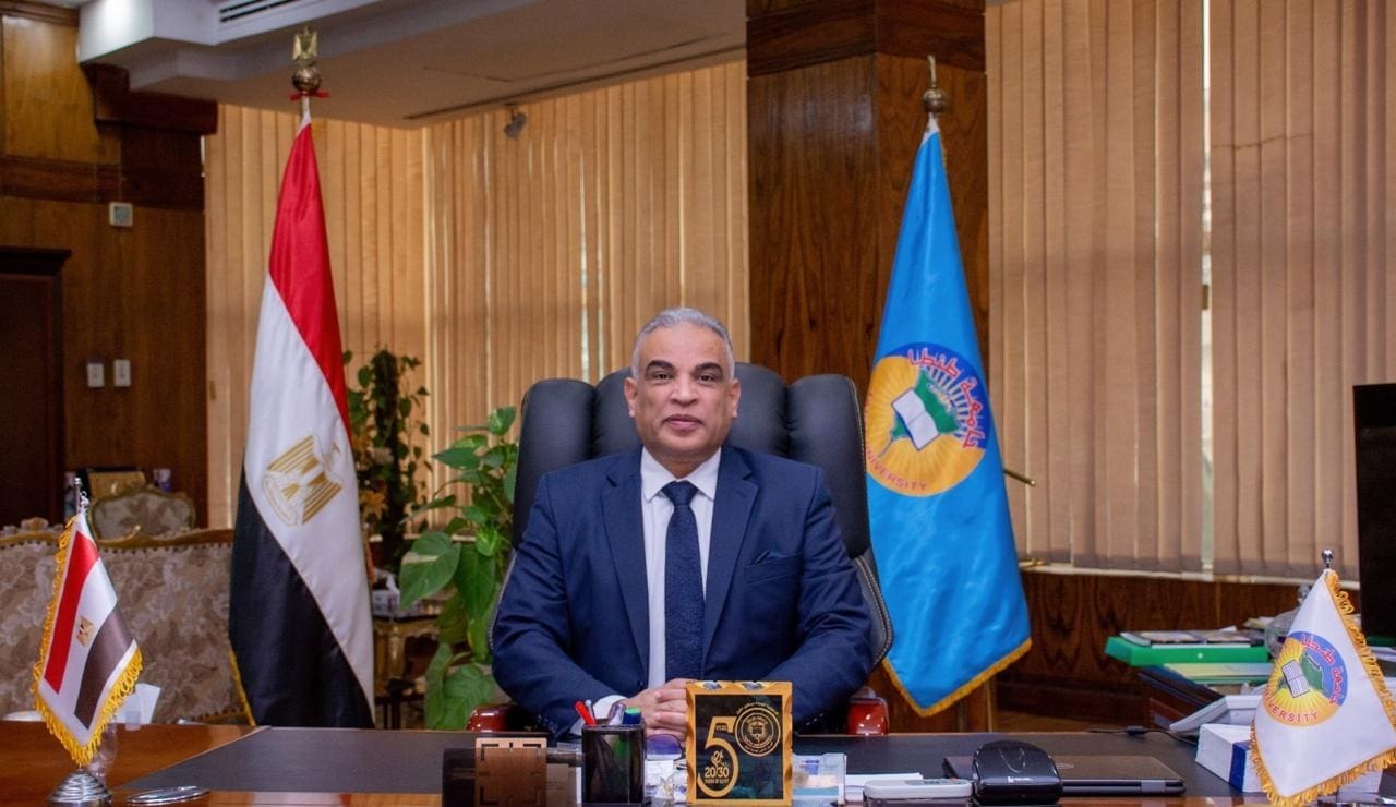 IMG 20251028 WA0132 طنطا رئيس جامعة طنطا يستعرض تقريرا عن الخطة التنفيذية لتنفيذ مبادرة "١٠٠ يوم رياضة" موقع في الجامعة