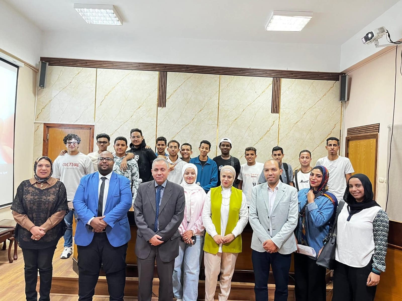 IMG 20251029 WA0013 جامعة قناة السويس جامعة قناة السويس تنظم ندوة توعوية حول الأنشطة المالية غير المصرفية موقع في الجامعة