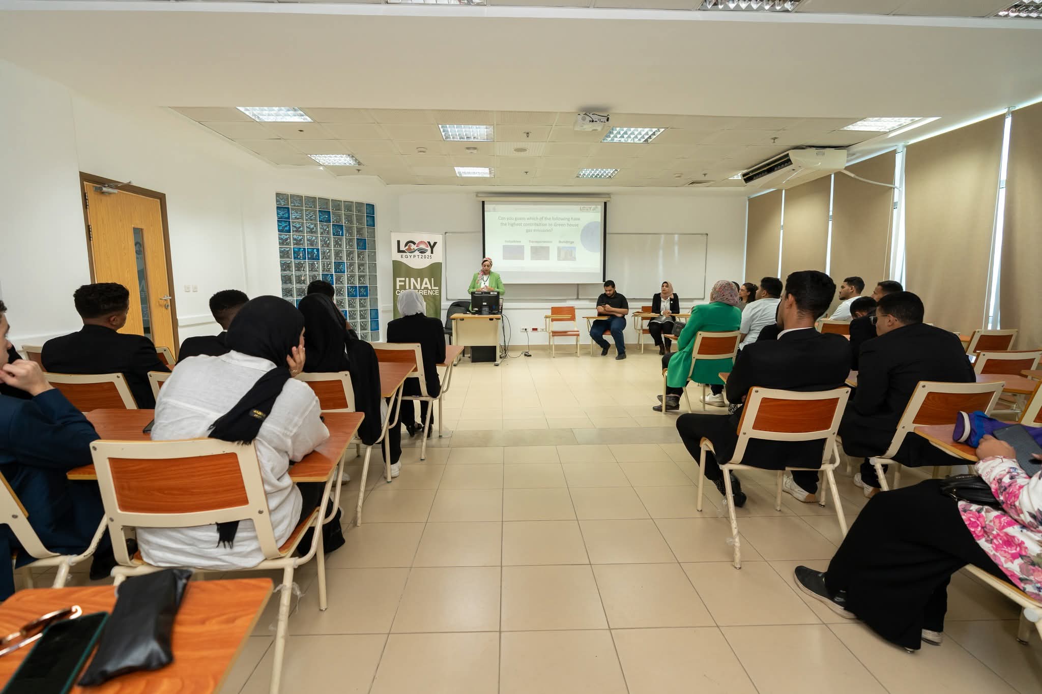 IMG 20251031 WA0012 3 حلوان جامعة حلوان تشارك في المؤتمر الختامي لمؤتمر الشباب المحلي لتغير المناخ LCOY Egypt 2025 بجامعة النيل موقع في الجامعة