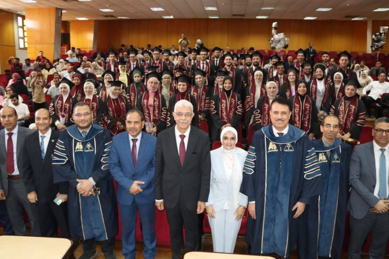 IMG 1795 معهد رئيس جامعة المنوفية يشهد حفل تخرج أول دفعة بكلية الذكاء الاصطناعي موقع في الجامعة
