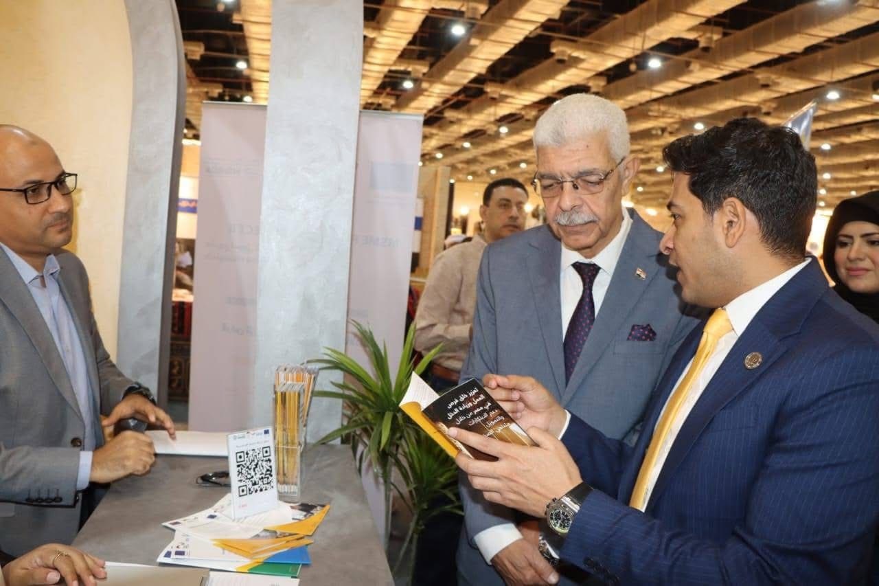 IMG 2012 السويس رئيس جامعة المنوفية يتفقد أجنحة معرض "تراثنا" بمركز مصر للمعارض الدولية موقع في الجامعة