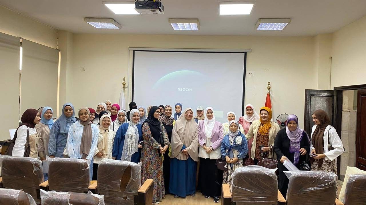 IMG 2435 جامعة بنها ندوة توعوية بتربية بنها حول "العنف الأسري وانعكاساته على المجتمع" موقع في الجامعة