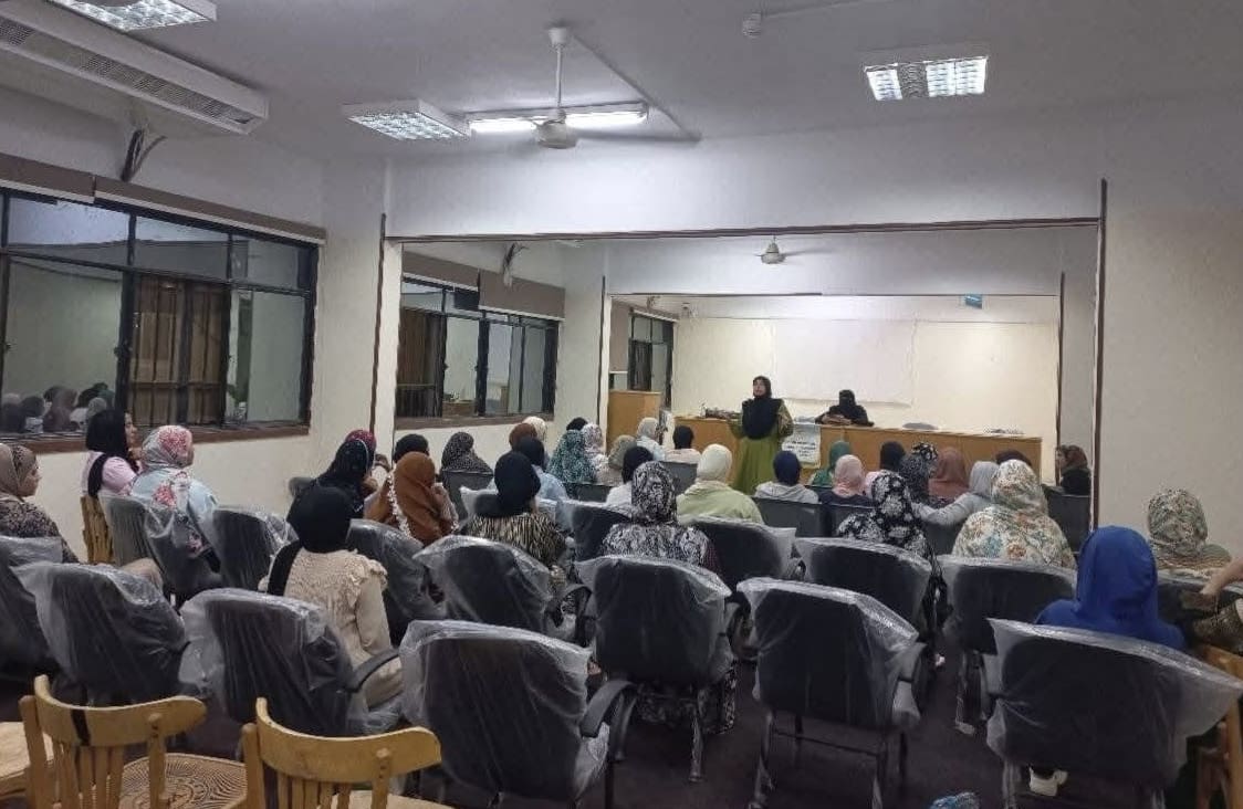 IMG 2465 حملات جامعة قناة السويس تواصل جهودها في تنفيذ البرنامج التوعوي للوقاية من تعاطي المخدرات موقع في الجامعة
