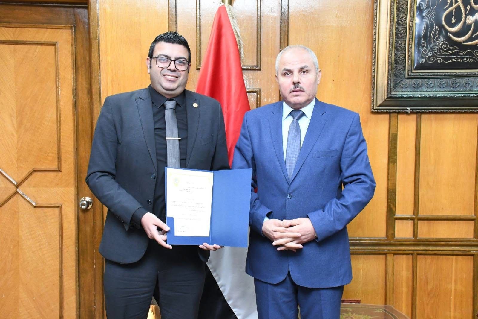 IMG 2499 جامعة رئيس جامعة قناة السويس يُكلف الدكتور أحمد مجدي بتولي مهام وكيل كلية الهندسة لشئون الدراسات العليا والبحوث موقع في الجامعة