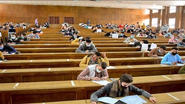 IMG 2507 موعد تعرف على موعد انطلاق امتحانات الميد تيرم بالجامعات والمعاهد 2025 موقع في الجامعة