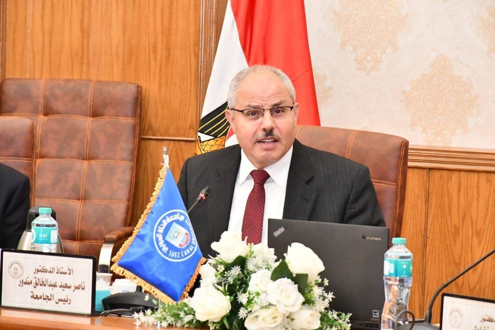 IMG 2751 السويس جامعة قناة السويس تنظم برنامجًا تدريبيًا بكلية الآداب للتوعية البيئية لطلابها موقع في الجامعة