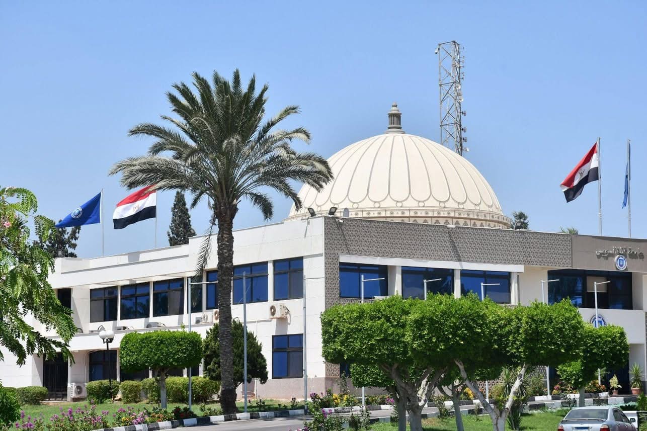 IMG 2829 جامعة قناة السويس جامعة قناة السويس تواصل تميزها الأكاديمي والبحثي بتقدمها في تصنيف كيو إس العربي لعام 2026 موقع في الجامعة