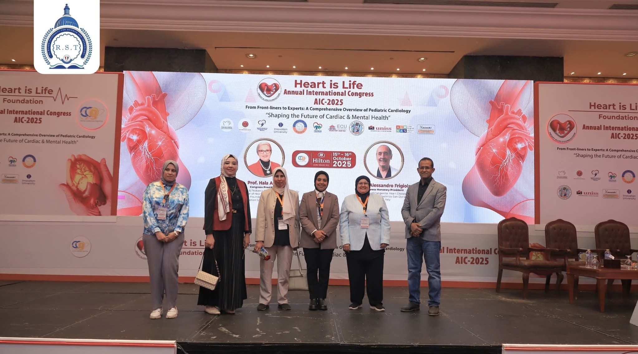 IMG 2882 مشاركة مشاركة متميزة لأساتذة وطلاب جامعة الريادة في المؤتمر العلمي الدولي موقع في الجامعة