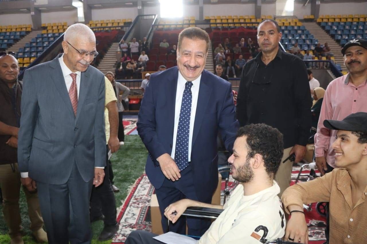IMG 2973 جامعة رئيس جامعة المنوفية والمحافظ يلتقيان 155 حالة من الأسر الأولى بالرعاية وذوي الهمم موقع في الجامعة