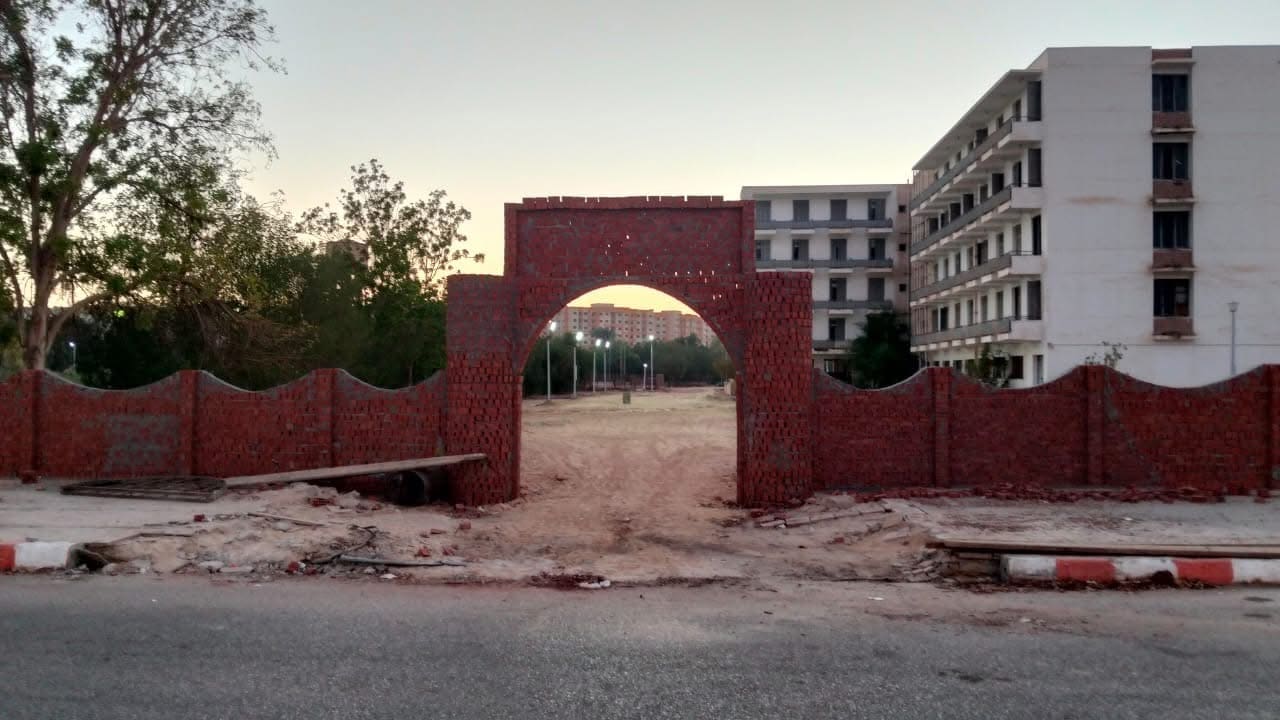 IMG 3056 قنا جامعة قنا تطلق مشروع التطوير الشامل للمدن الجامعية وتطبيق الحوكمة الإلكترونية بها موقع في الجامعة