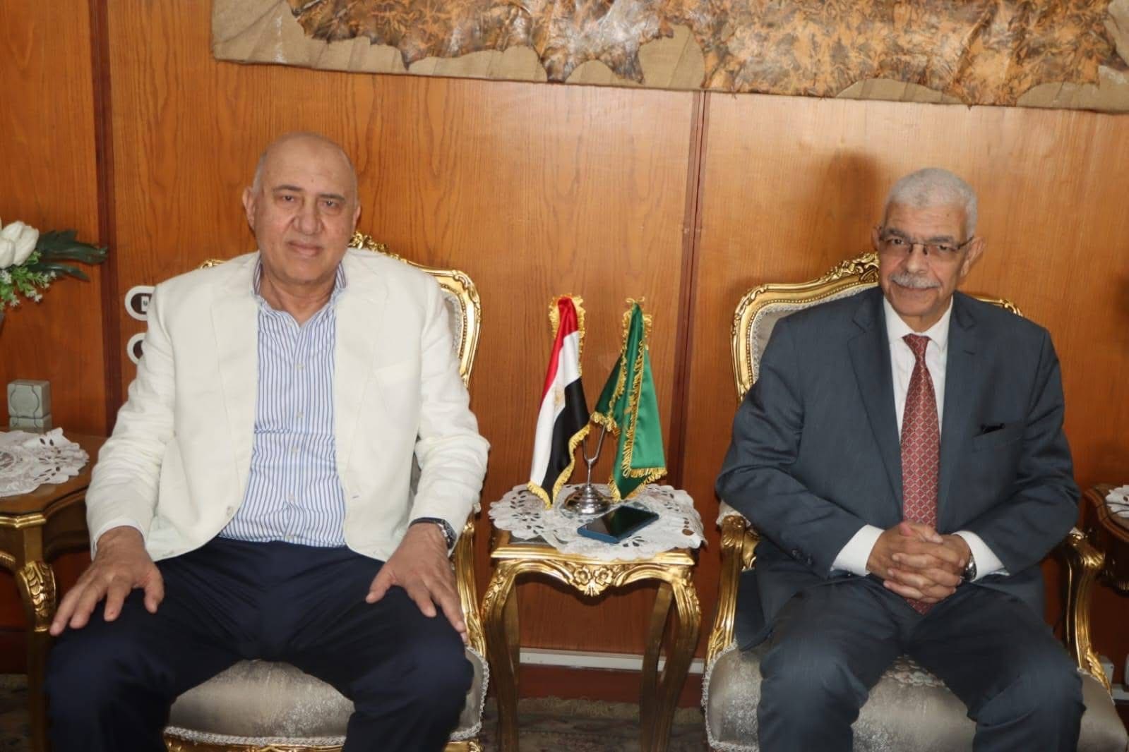 IMG 3540 المجلس القومي للمرأة رئيس جامعة المنوفية يلتقي وفد من رجال الأعمال لبحث دعم الخدمات الطبية بالمستشفيات الجامعية موقع في الجامعة