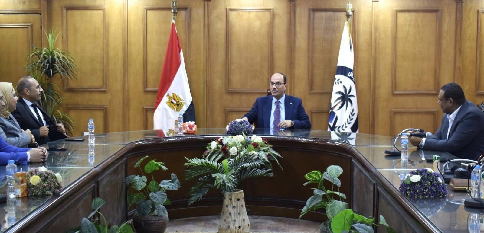 IMG 3628 جامعة العريش جامعة العريش تكرم فريق جائزة التميز الحكومي المؤسسي والعمداء وسفراء الكليات موقع في الجامعة