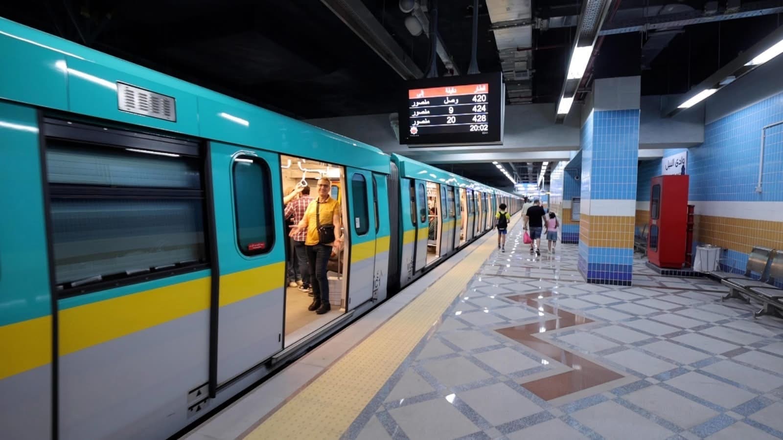 IMG 3676 النقل خطة النقل لتسهيل حركة الركاب قبل بدء التوقيت الشتوي.. تعرف على مواعيد القطارات موقع في الجامعة