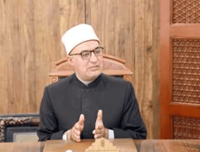 IMG ٢٠٢٥١٠٠٦ ٢٠٣٤٥٠ امتحانات نصف العام الدراسي العقل والوعي في مواجهة التطرف.. المفتي يحاور طلاب الجامعات حول تجديد الخطاب الديني موقع في الجامعة