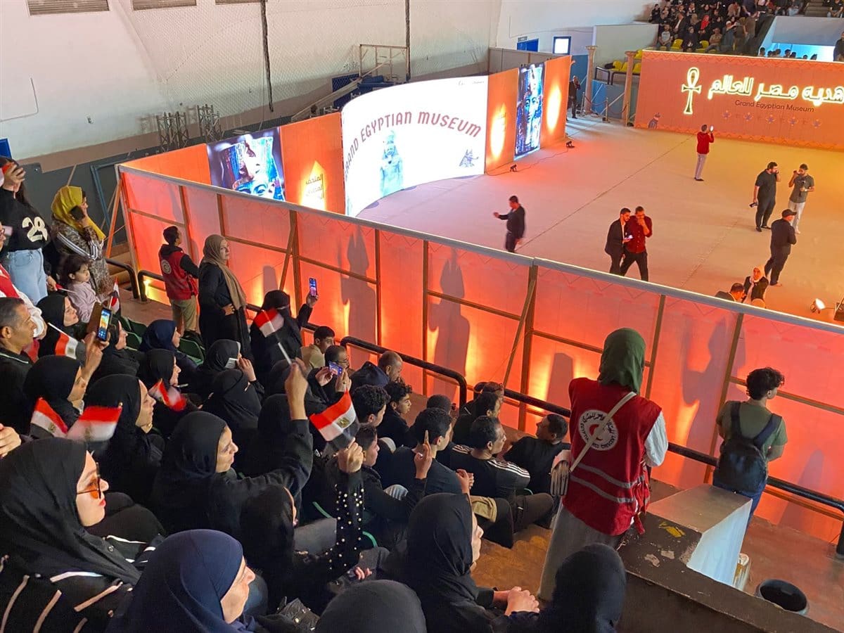 128 المتحف المصري الهلال الأحمر المصري ينتشر بفرق الاستجابة للطوارئ لتأمين التجمعات الخاصة بعرض افتتاح المتحف المصري الكبير موقع في الجامعة