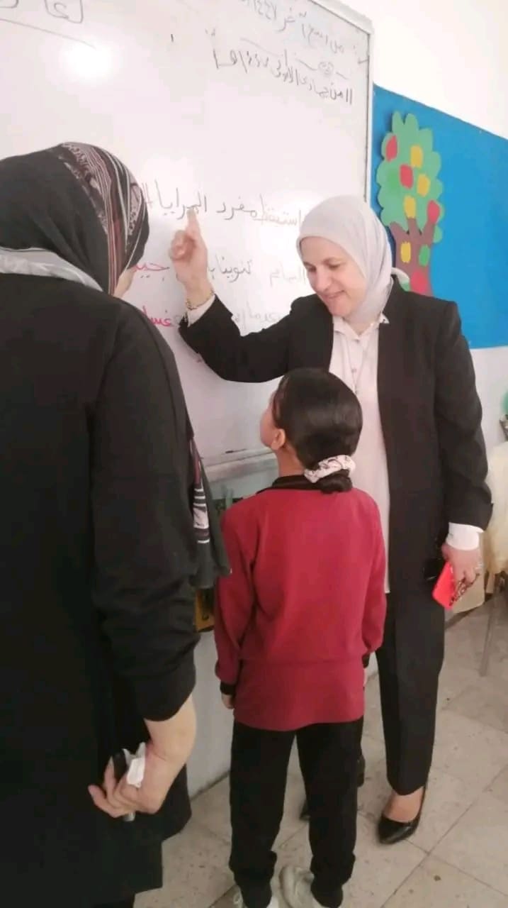 1762083198534 القاهرة في زيارة مفاجئة.. مدير تعليم القاهرة تكرم مدير مدرسة الشهداء وتشيد بالانضباط ومستوى الأداء موقع في الجامعة