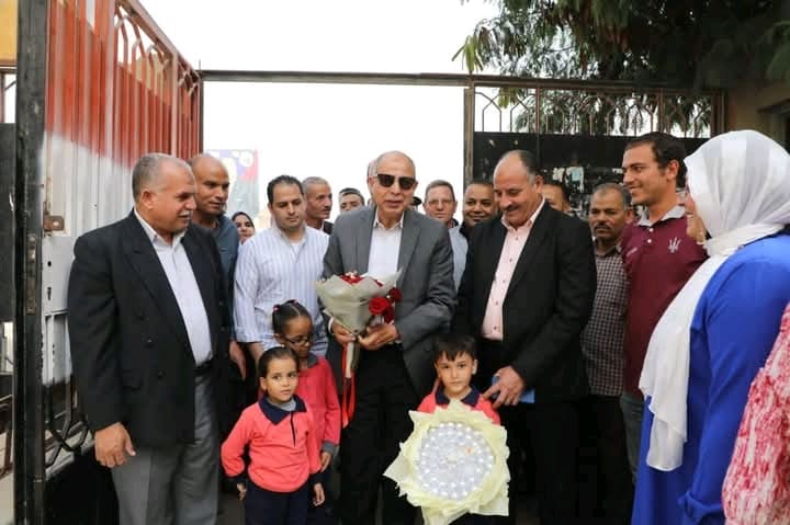 1762267120607 القاهرة محافظ المنيا يتابع انتظام الدراسة بمدرسة سمالوط الحديثة.. ويوكد إنهاء مشكلة الصرف الصحي بالمدرسة موقع في الجامعة