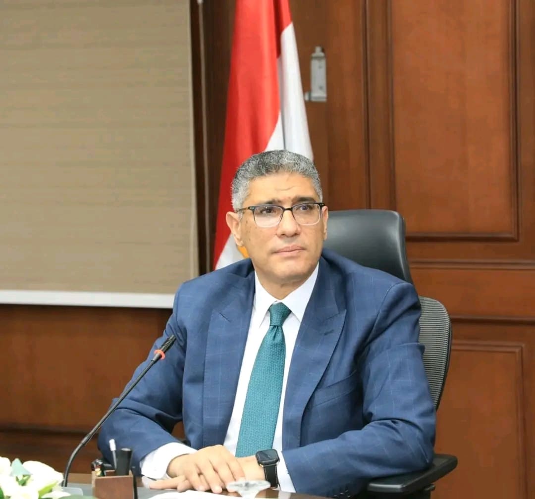1762949519115 النظافة بعد الانتهاء من الانتخابات.. توجيه عاجل من محافظ الجيزة بشأن النظافة بمحيط المدارس  موقع في الجامعة