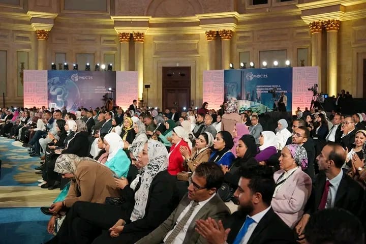 1763148758002 إقبال أكثر من 25 ألف مشارك خلال 3 أيام.. إقبال غير مسبوق على مؤتمر السكان والصحة والتنمية البشرية موقع في الجامعة