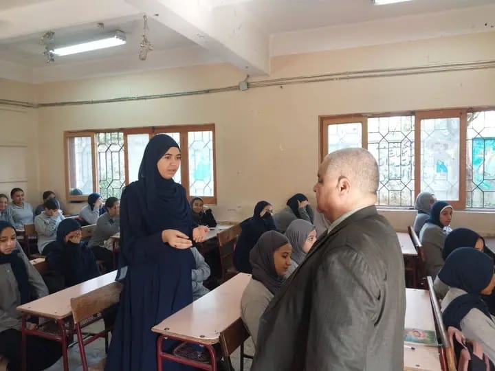 1764091563559 جامعة قناة السويس تعليم الأقصر يوجّه بضرورة استثمار المنصات الرقمية وتركز الطلاب على التحصيل الدراسي موقع في الجامعة