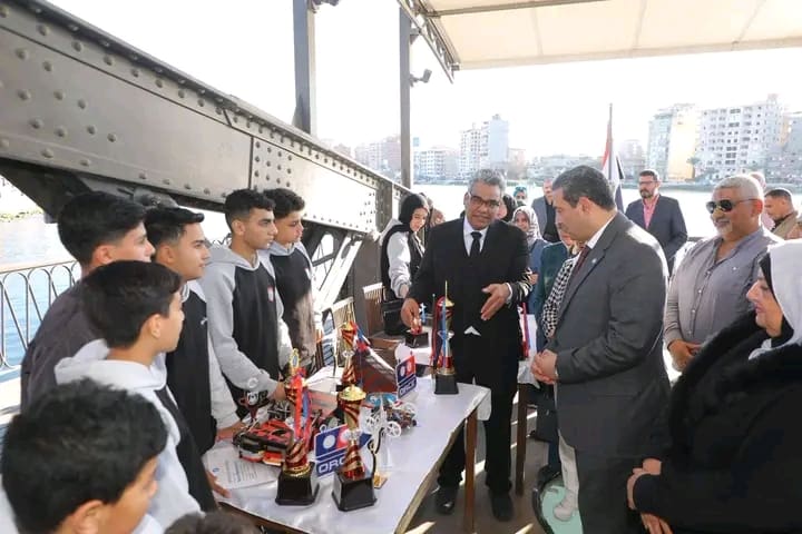 1764266929223 منتخب محافظ دمياط يُكرم أبطال منتخب مصر للابتكار الفائزين بالمنتدى الأفرو آسيوي 2025  موقع في الجامعة