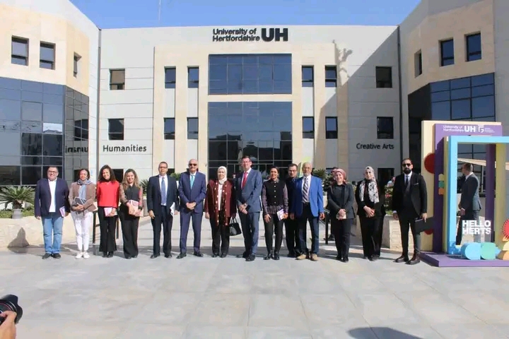 1764529930729 بحث أمين أفرع الجامعات الأجنبية تؤكد على تعزيز الانتماء وتراث الطلاب المصري في فرع جامعة هيرتفوردشاير موقع في الجامعة