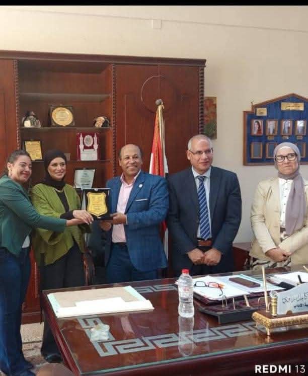 FB IMG 1762083788748 جامعة حلوان جامعة حلوان تحتفي بالإعلامية لمياء فهمي عبد الحميد وتلهم طلاب الإعلام بالإبداع والمسؤولية موقع في الجامعة