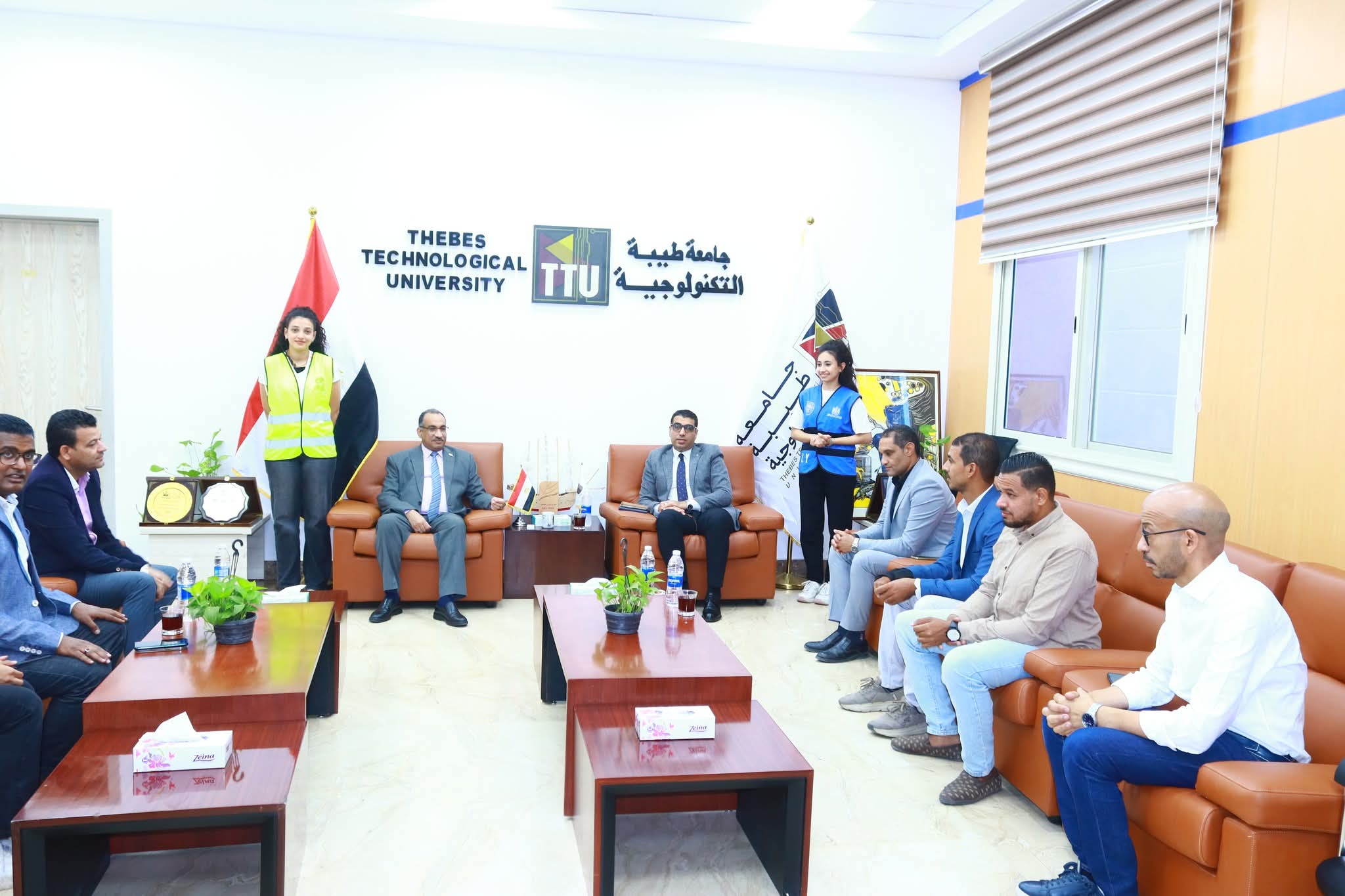 FB IMG 1762527350320 طيبة جامعة طيبة التكنولوجية تنظم ندوة بعنوان "الوعي المجتمعي ودور الشباب في بناء المستقبل" موقع في الجامعة