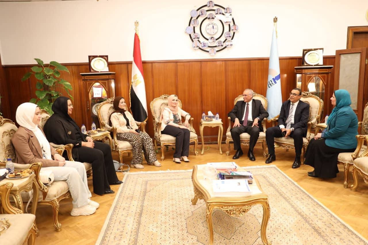 FB IMG 1762770384058 القومي القومي للبحوث يحصل على شهادات الأيزو ويقود جهود حساب البصمة الكربونية موقع في الجامعة