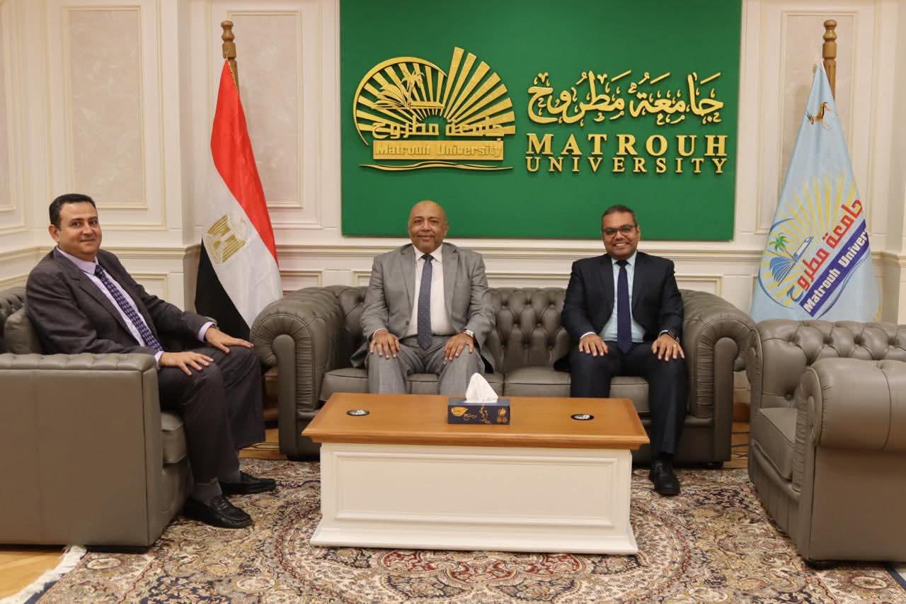 FB IMG 1762929931500 سلوك الأطفال جامعة مطروح تتابع تقييم الجائزة الداخلية للتميز المؤسسي لتعزيز الجودة والإبداع بالكليات موقع في الجامعة