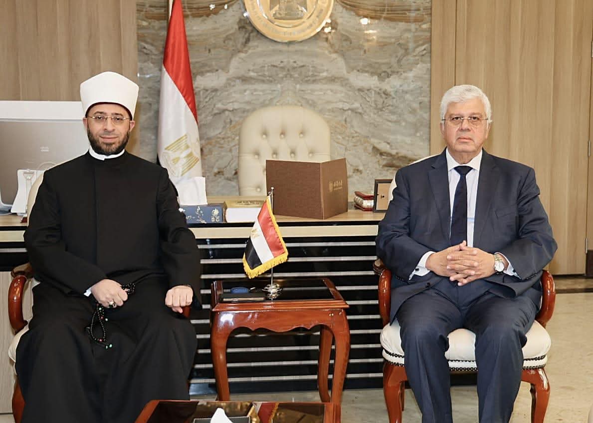 FB IMG 1763021794457 وزير التعليم العالي اتفاق بين وزيري التعليم العالي والأوقاف لاستثمار بنك المعرفة ودعم الأئمة موقع في الجامعة