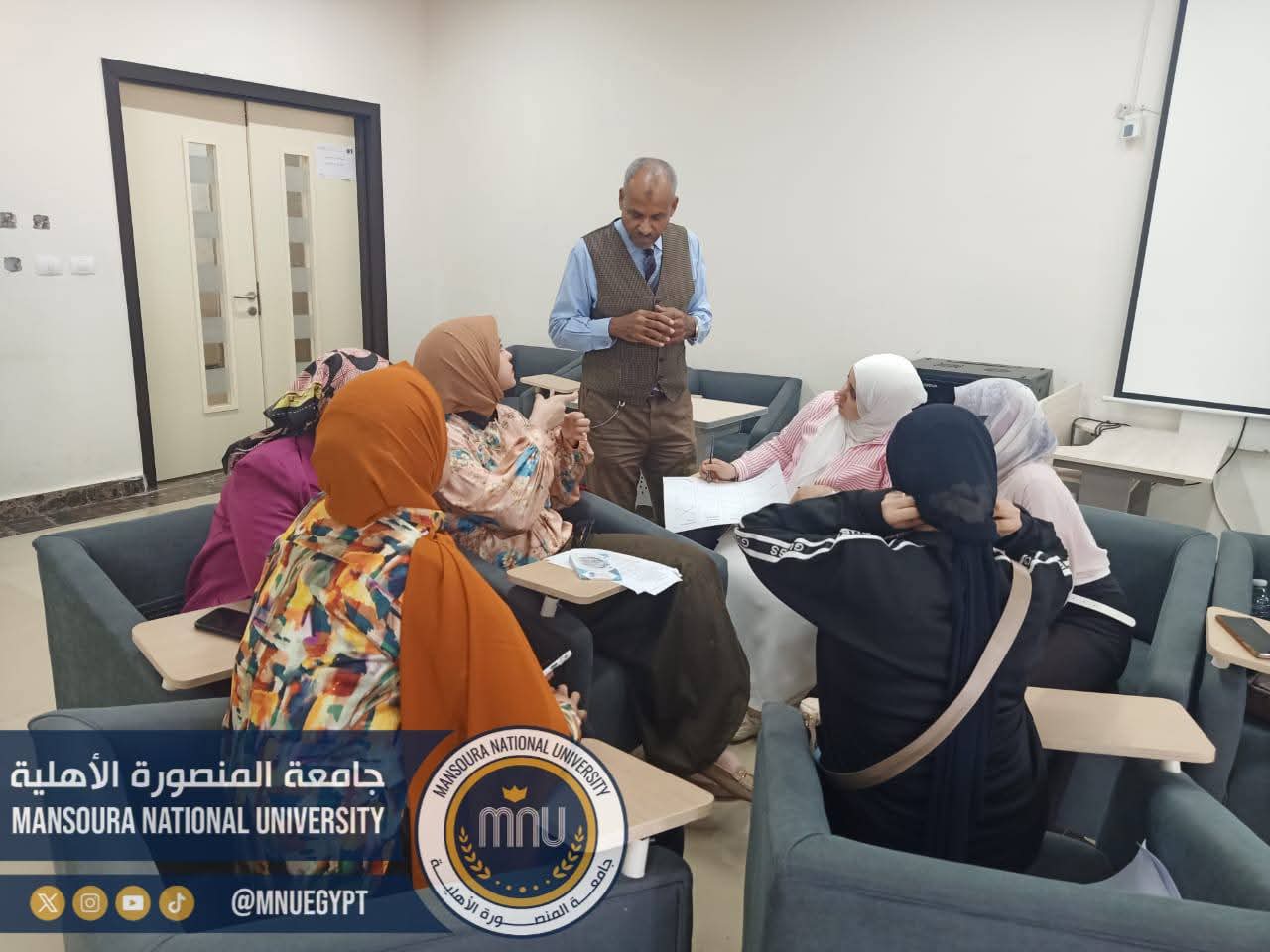 FB IMG 1763143015364 جامعة العاصمة دورة متخصصة بجامعة المنصورة الأهلية لصياغة وكتابة المقترحات البحثية التنافسية بالتعاون مع DAAD موقع في الجامعة