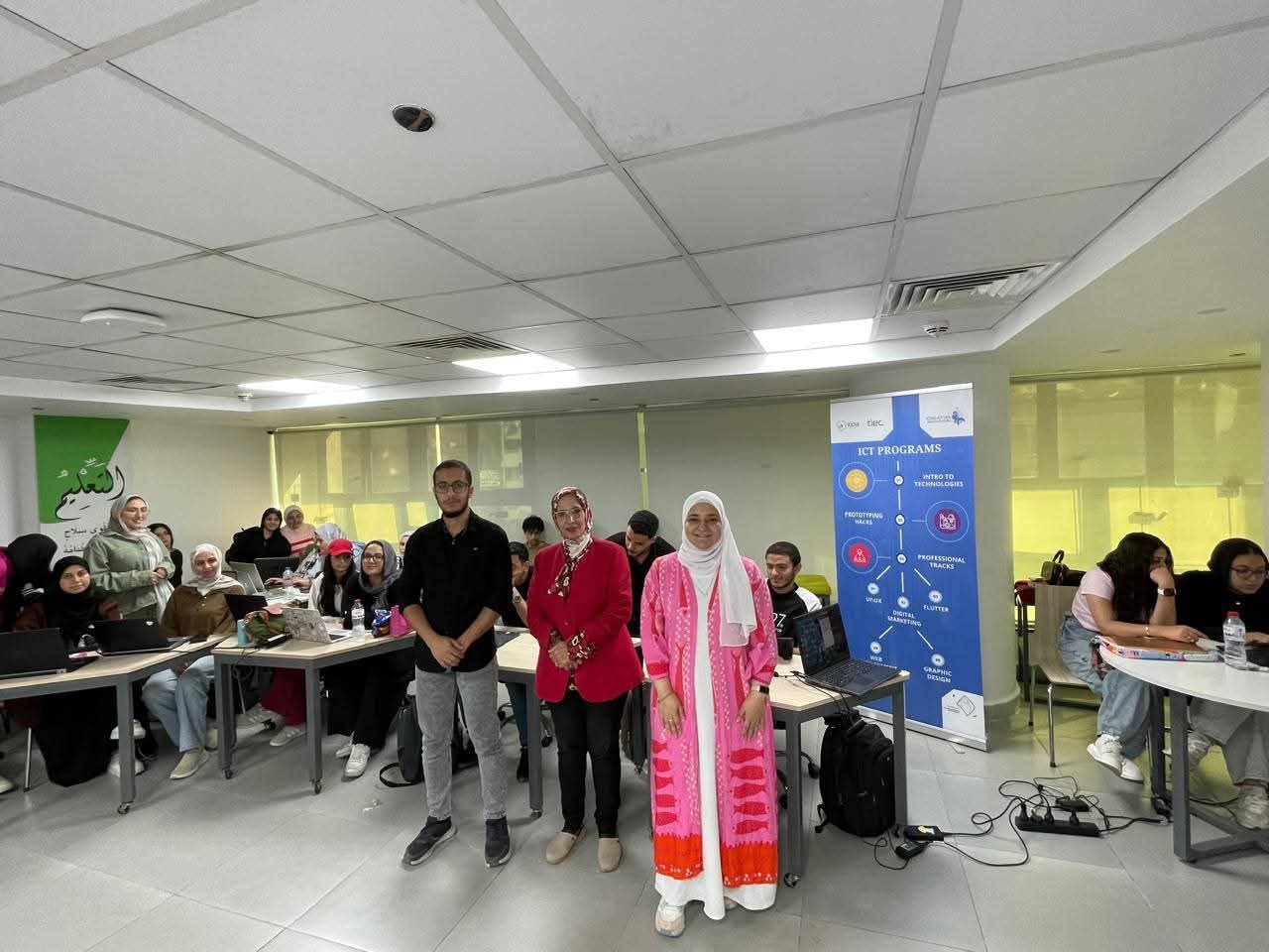 FB IMG 1763207857332 جامعة طلاب الهندسة الطبية بجامعة العلمين الدولية فى دورة التصميم والطباعة ثلاثية الأبعاد موقع في الجامعة