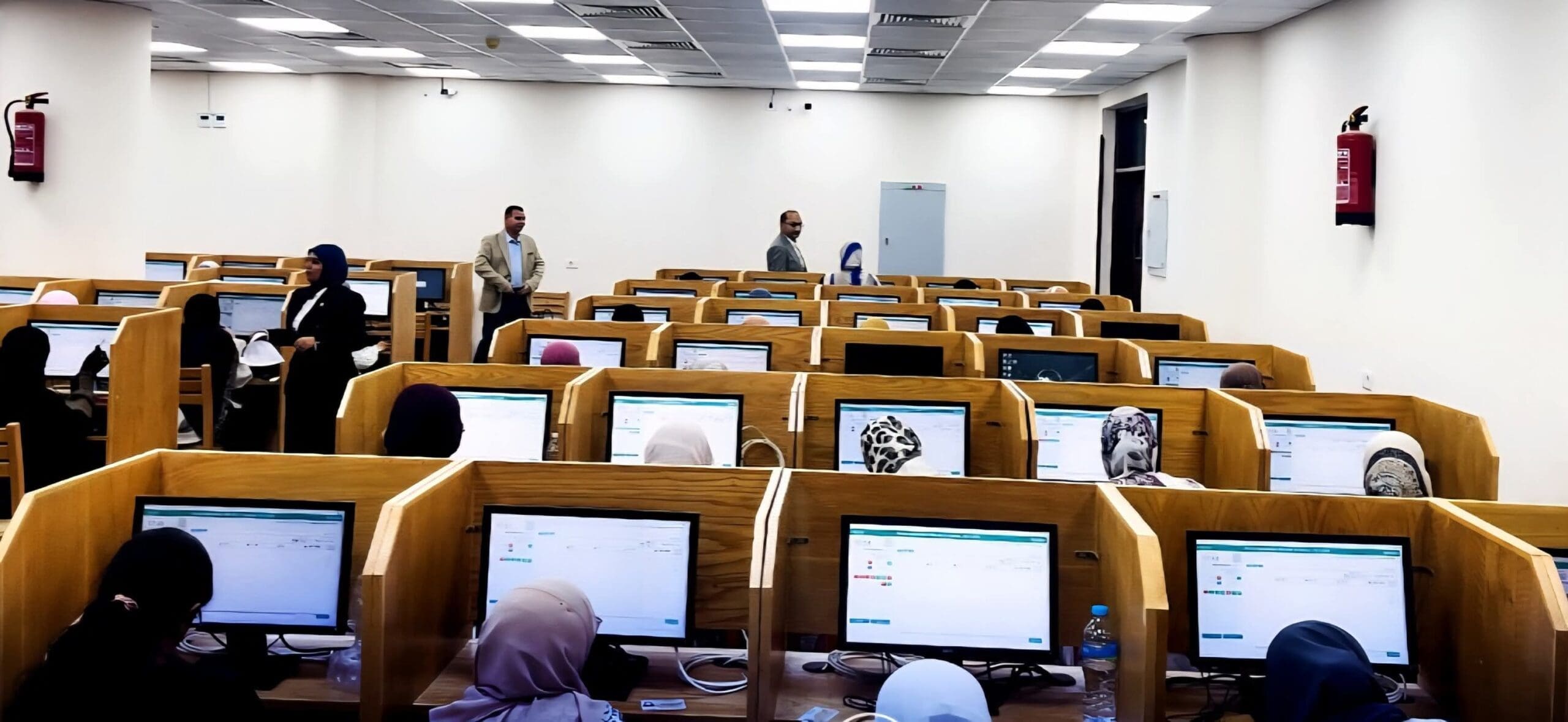 FB IMG 1763214797856 scaled جامعة القاهرة انطلاق ماراثون امتحانات منتصف الفصل الدراسي الأول إلكترونيًا بـ 7 كليات بجامعة سوهاج الأهلية موقع في الجامعة