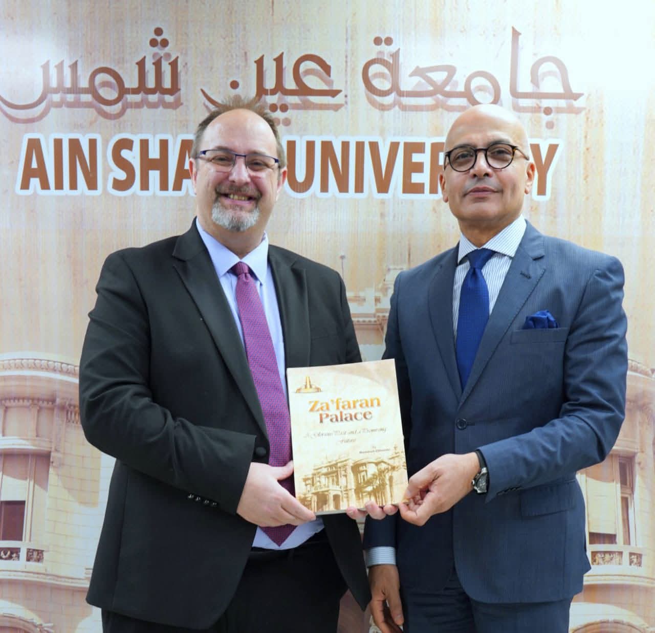 FB IMG 1763303852680 الثقافة جامعة عين شمس تستضيف وفدًا من الجامعات الكندية وجامعة إنجليا راسكن لتعزيز التعاون الدولي موقع في الجامعة