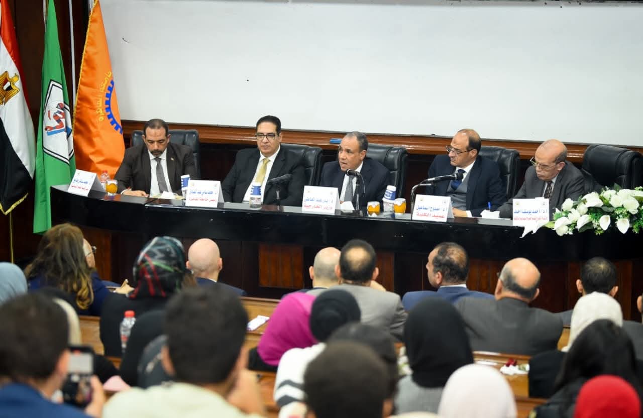 FB IMG 1763308112434 الخارجية وزير الخارجية يلتقي طلاب كلية الاقتصاد والعلوم السياسية بجامعة القاهرة موقع في الجامعة