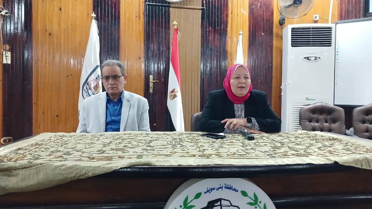 FB IMG 1763318946034 تعليم بني سويف وكيل تعليم بني سويف تشدد على الانضباط.. والبوكلت يظهر لأول مرة في امتحانات الشهادة الإعدادية موقع في الجامعة