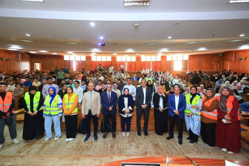FB IMG 1763401721972 جامعة كفر الشيخ جامعة كفر الشيخ تنظم ندوة "خطر المخدرات ودور الشباب في المواجهة" موقع في الجامعة