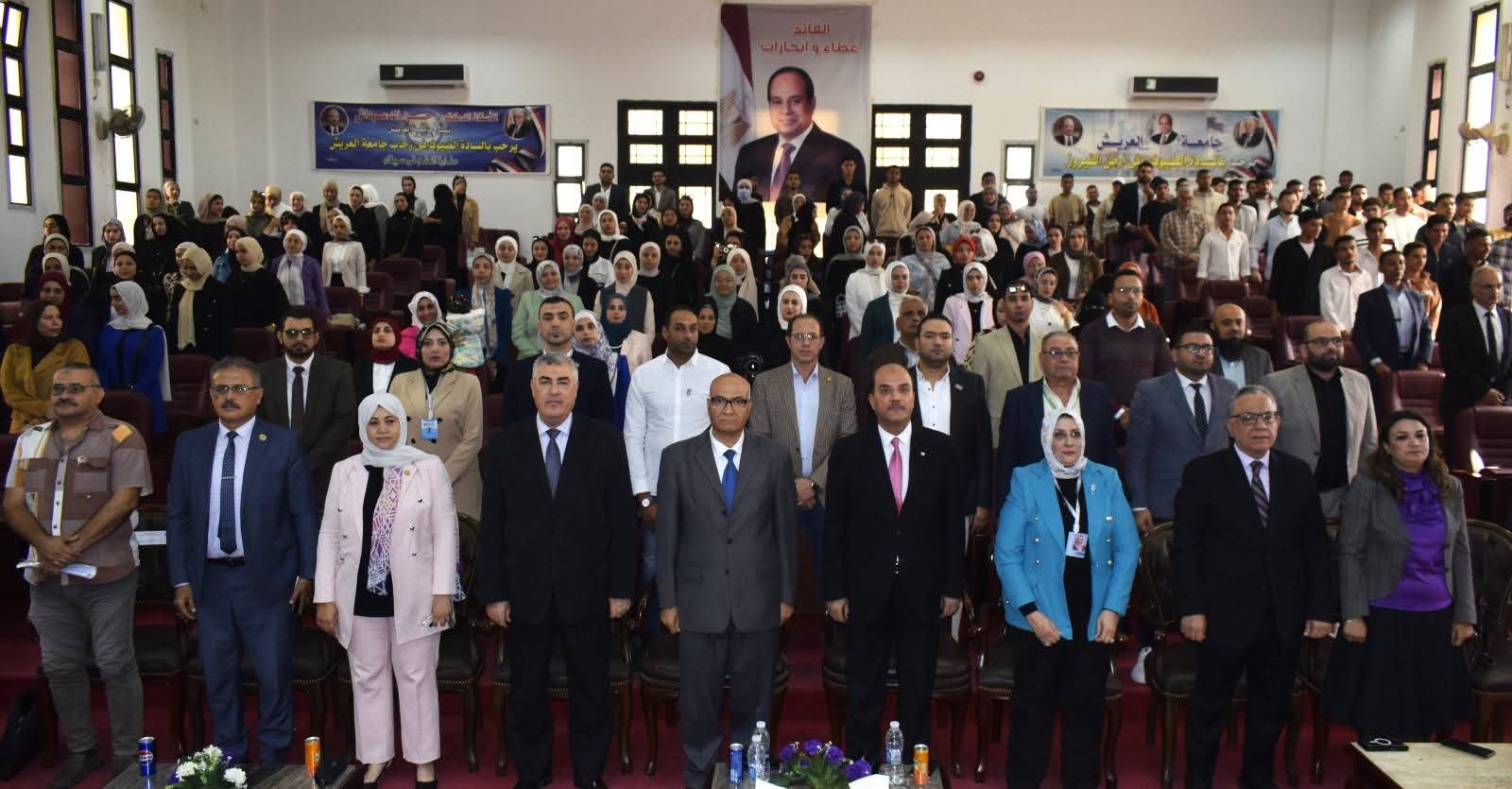 FB IMG 1763499721616 شمال رئيس جامعة العريش يفتتح معرضًا لـ30 مؤسسة للأدوية والمستلزمات البيطرية موقع في الجامعة