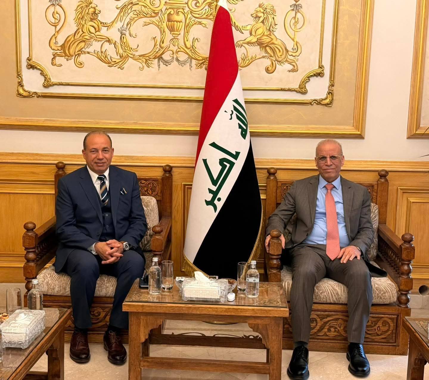 FB IMG 1763927757943 هندسة رئيس جامعة المنصورة يبحث تعزيز التعاون الأكاديمي مع السفير العراقي بالقاهرة موقع في الجامعة