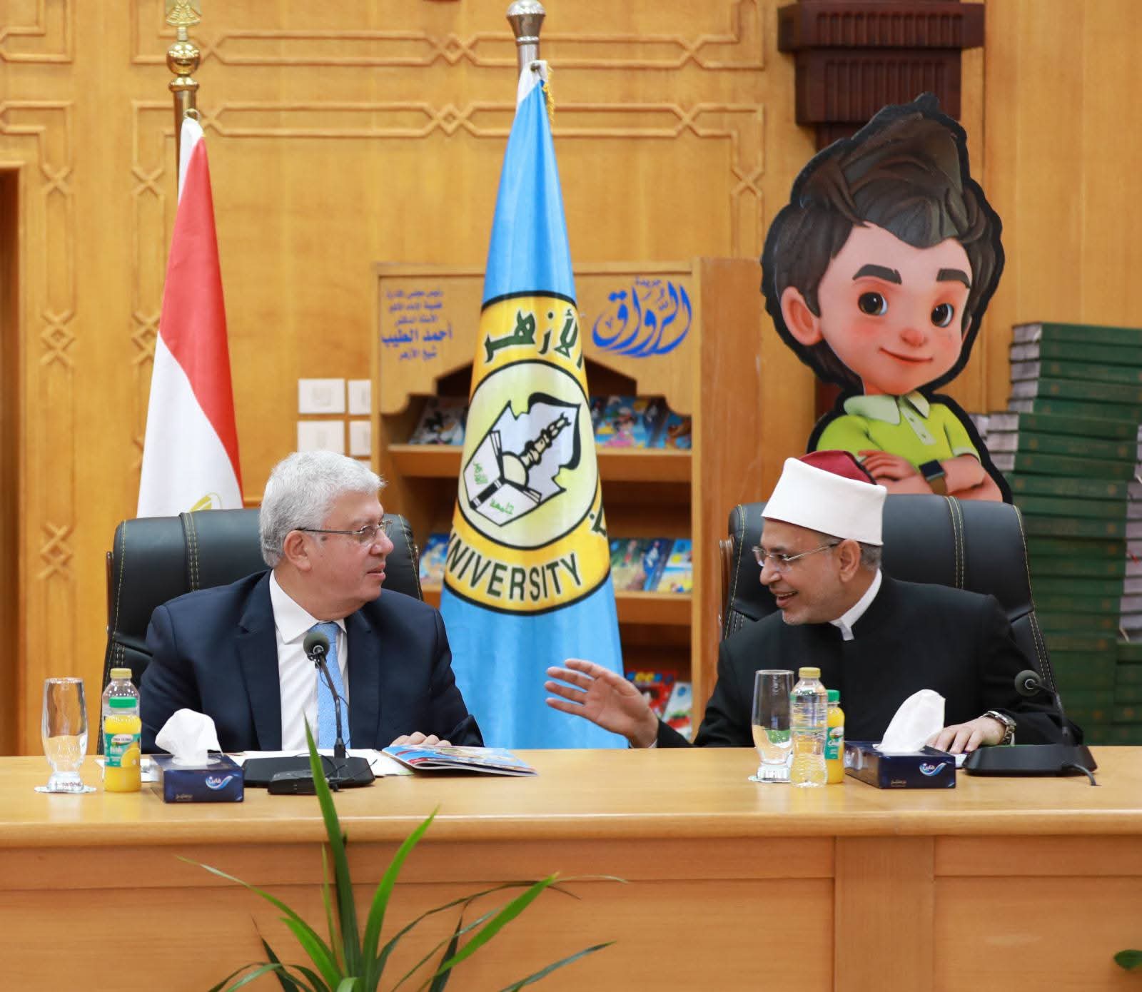 FB IMG 1763999729892 خريجي الأزهر أكاديمية البحث العلمي والمنظمة العالمية لخريجي الأزهر تطلقان مشروع "نور وعالم الذكاء" موقع في الجامعة