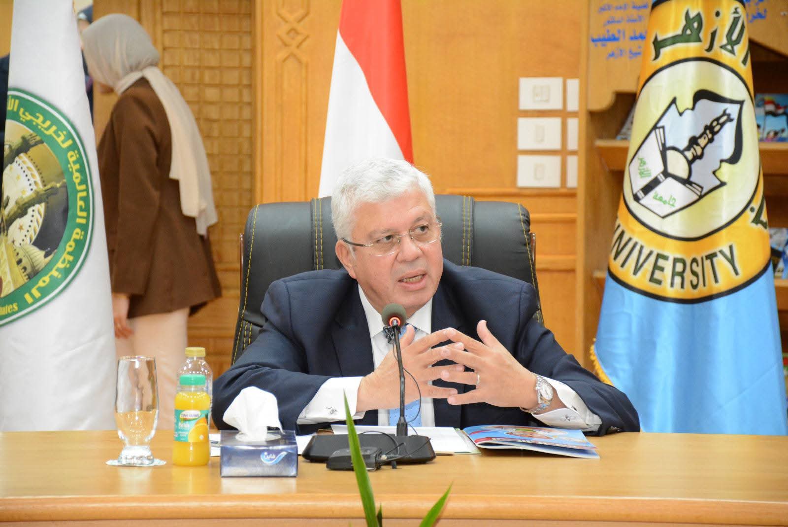 FB IMG 1764003667891 الفيروسات وزير التعليم العالي يهنئ جامعة الأزهر بتقدمها عالميًّا في تصنيف التايمز للتخصصات البينية لعام 2026 موقع في الجامعة