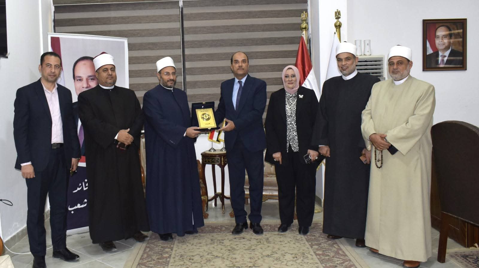 FB IMG 1764020766690 تعليم جامعة العريش تعزز وعي طلابها بندوة حول نشر صحيح الدين ومواجهة الفكر المنحرف ومعالجة الظواهر السلبية موقع في الجامعة