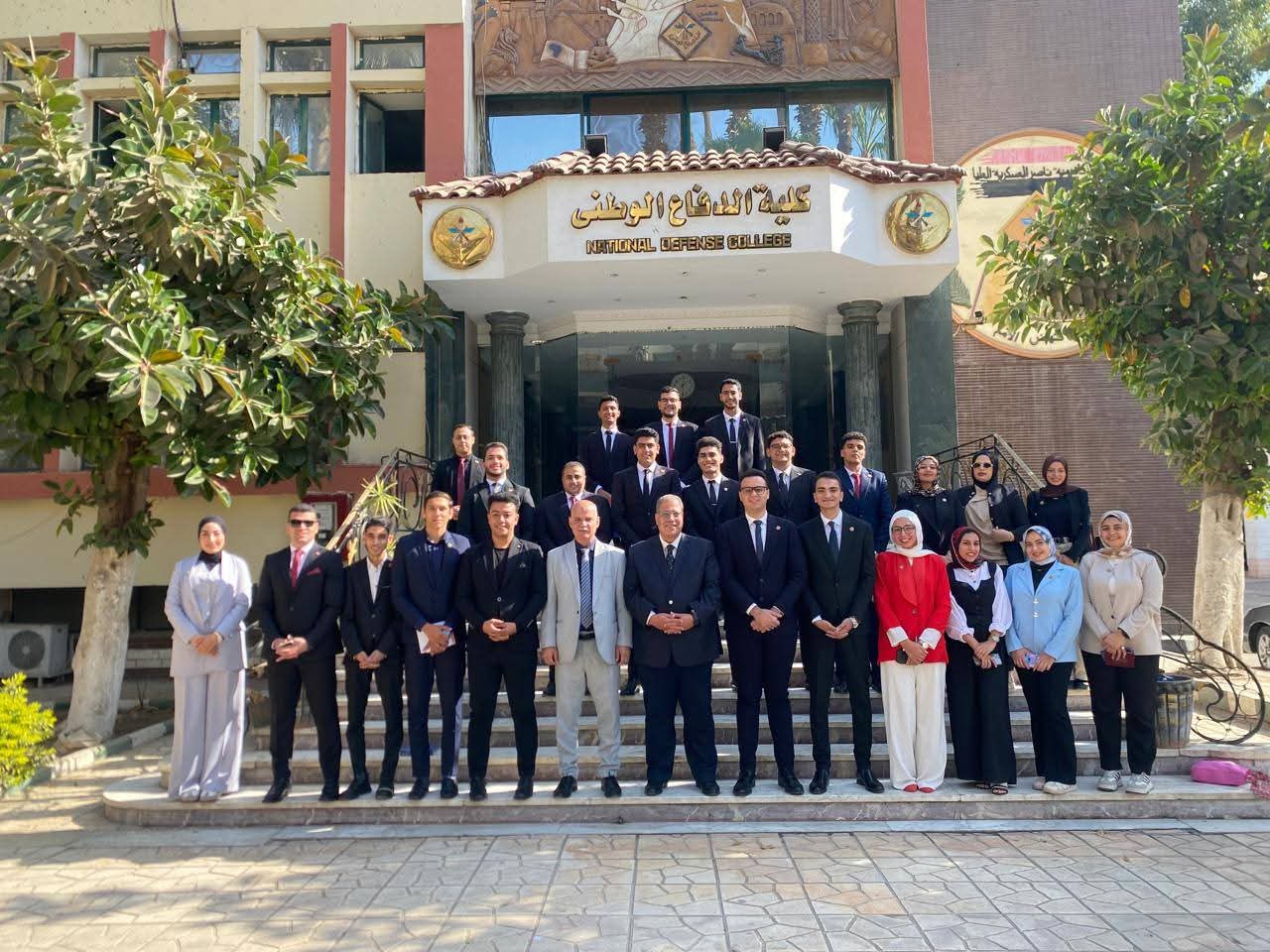 FB IMG 1764253071847 جامعة كفر الشيخ طلاب جامعة كفر الشيخ يشاركون في دورة "إدارة الأزمات والتفاوض" بكلية الدفاع الوطني موقع في الجامعة
