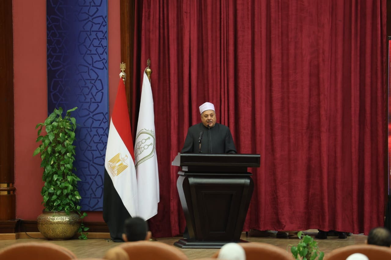 IMG 20251103 WA0008 المعاهد رئيس قطاع المعاهد الأزهرية للوافدين: أنتم سفراء الوسطية في العالم موقع في الجامعة