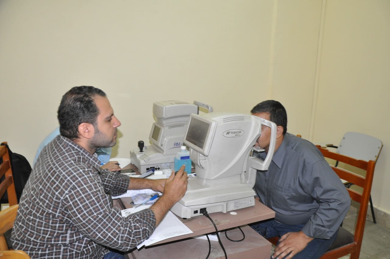 IMG 20251104 WA0005 جامعة حلوان جامعة حلوان تواصل دعمها الصحي للعاملين من خلال قافلة طبية بالتعاون مع مستشفى الرواد للعيون موقع في الجامعة