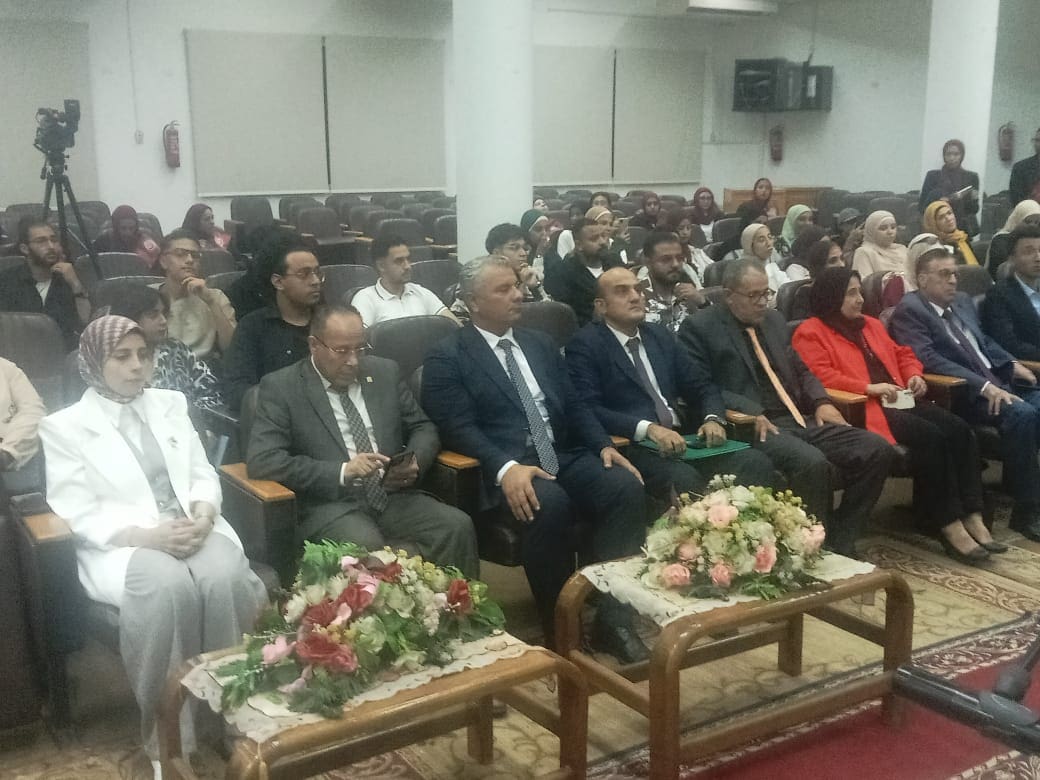 IMG 20251107 WA0008 جامعة جامعة قناة السويس تُطلق نادي الأدب لاكتشاف المواهب وصقل الإبداع الطلابي موقع في الجامعة